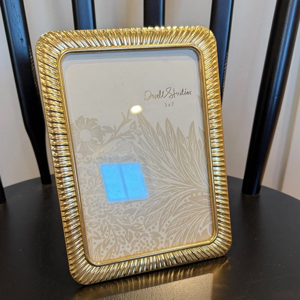 Gold Textured 5x7 Picture Frame